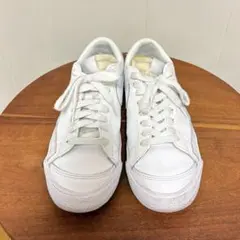 NIKE スニーカー