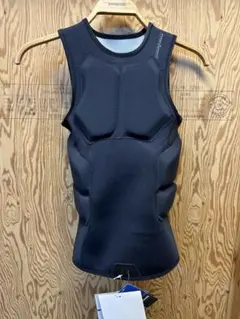 本日のみ　patagonia ブラック ノースリーブベスト　タッパー　ベスト 本日のみ patagonia ブラック ノースリーブベスト タッパー ベスト