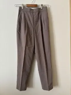 GU タックハイウエストパンツ