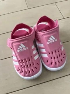 adidas ピンク サンダル 14cm