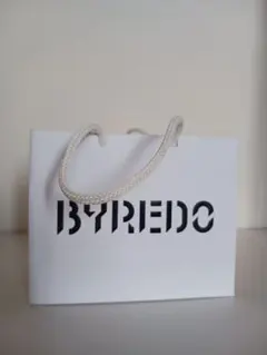 BYREDO ショッパー ホワイトのサムネイル