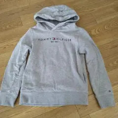 トミーフィルフィガー　スウェット　パーカー　120 130 グレー　フード