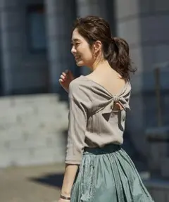 バックリボンオフショルリブカットソー