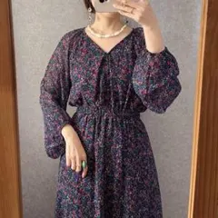 ボリュームスリーブ小花柄ロングワンピース Vネック 総柄 ウエストゴム 着画あり