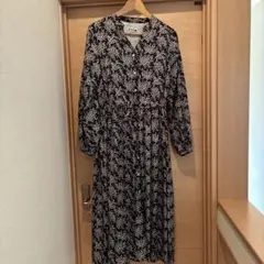 美品フリークスストア　花柄 長袖ロングワンピース