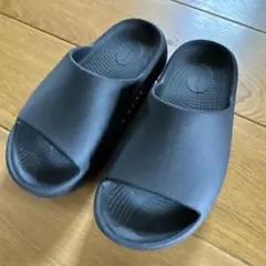 OOFOS OOriginal サンダル ブラックのサムネイル