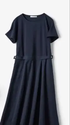 ドゥクラッセ　ネイビー 半袖ロングワンピース ウエストボタン付き