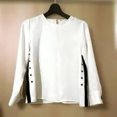 ZARA BASIC ブラウス　サイドボタン ホワイト　さらっとした肌触り