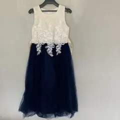 刺繍入りアイボリー・ネイビードレス 130サイズ