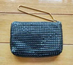 ビーズ装飾 黒ポーチ 外ポケット付き