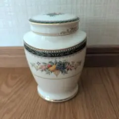ノリタケ ティーコレクション 陶器製 キャニスター 蓋付き 保存容器 茶葉入れのサムネイル