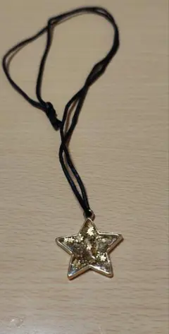 星型ペンダント ネックレス