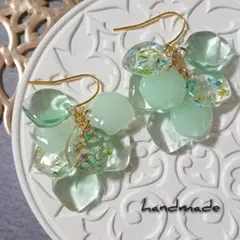 ≪336 グリーン≫レジンピアス 550円