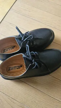 Ziitop ブラック 3ホール レースアップシューズ