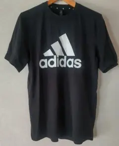 adidas 黒 Tシャツ Mサイズ