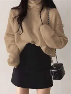 SHEINベージュ オーバーサイズ タートルネック