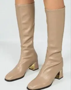 値下げしました　未使用ベージュ 合成皮革 ロングブーツ