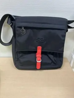 SAVOY黒いフラップ付きショルダーバッグ