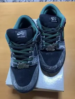 There Skateboards Nike SB Dunk Low