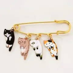 【新品未使用】猫 ぶら下がり猫 ゴールド ブローチ ピンブローチ 安全ピン