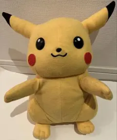 ピカチュウ ぬいぐるみ　　TOMY製