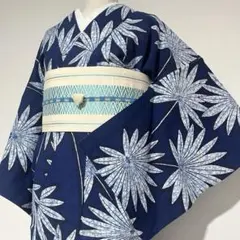 《《値下げ中》》 【超美品】浴衣 夏着物 単衣 木綿 紺色菊文様 古典柄 値下げ中》》 【超美品】浴衣 夏着物 単衣 木綿 紺色菊文様 古典柄