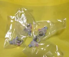 ガチャガチャ　サンリオキャラクターズ　ゆるっとめじるしアクセサリー　ウサハナ