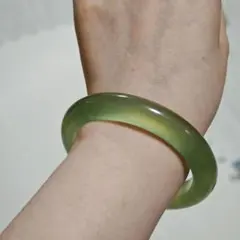 マスカット岫玉バングル 天然石軟玉/翡翠/和田玉パワーストーン 腕輪 着物 上品