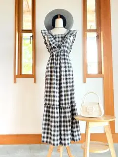 美品｜Chico チコ ブラックチェック フリル ロンパース オールインワンのサムネイル