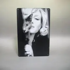 ヒ*ロ様 新品 マリリンモンロー ブリキ看板 アメリカン雑貨 /99/ レトロ