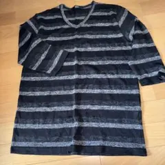 AZUL 黒とグレーのストライプ Vネック長袖カットソー