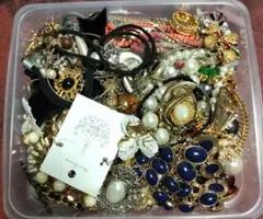 【ジャンク】アクセサリーまとめ売り1.6kg 2025年最新】ジャンクアクセサリーの人気アイテム - メルカリ
