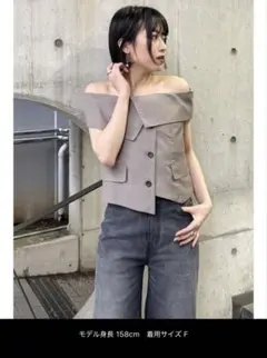 MURUA オフショルマニッシュブラウス　モカのサムネイル