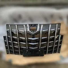 トヨタ　アルファード　30 後期　フロントグリル　中古　美品　年末値引き！ 2026年最新】30アルファード後期 グリルの人気アイテム - メルカリ