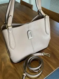【美品】 フルラ　ダフネ　2way ショルダーバッグ　アーチロゴ　ピンクベージュ