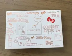 Coffret D'or Hello Kitty パウダーファンデーション