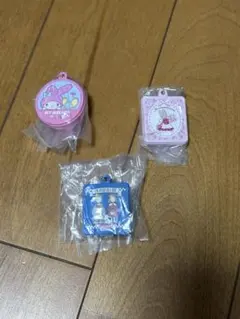 サンリオ　クッキー缶ガチャガチャ