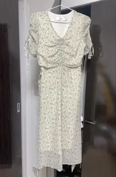 tocco closetトッコ花柄Vネックミディドレス　ワンピース