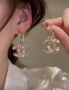 CHANEL ノベルティ CCロゴ ピアス ピンク