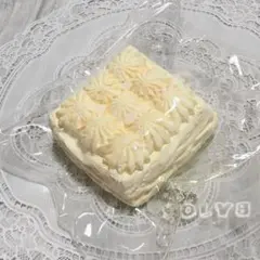 BYJOY スクイーズ 白豆乳 メレンゲ ホイップ ケーキ　CREAM JOY