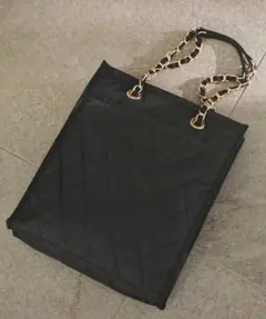 新品 LeSportsac チェーンキルト トートバッグ ブラックのサムネイル