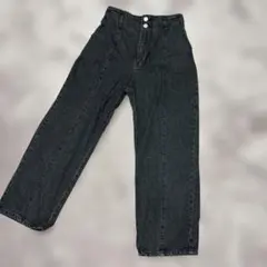ブラックストレートデニムパンツ(ハニーズ)