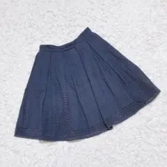 【Ray BEAMS】　フレアスカート　（１）　カットワーク刺繍　ネイビー　膝丈のサムネイル