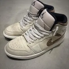 ジョーダン1ミッド