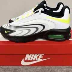 新品 NIKE ナイキ エアマックス ランニングシューズ 26.5のサムネイル