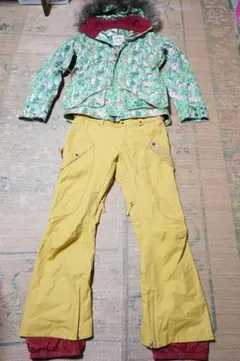 BURTON バートン スノーボードウエア 上下セット M おしゃれな女性用