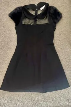 黒いノースリーブミニワンピース