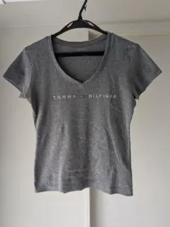 TOMMY HILFIGER Vネック 半袖 Tシャツ グレーのサムネイル
