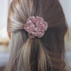 キッズ　大人レディース　毛糸編み物花モチーフピンクヘアゴム　髪飾り　ハンドメイド