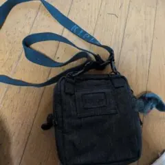 ブラックナイロンショルダーバッグ　kipling